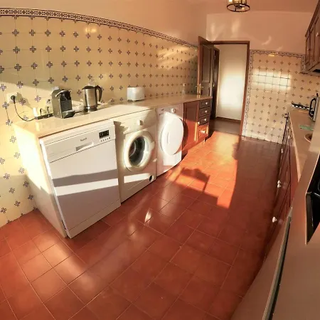 Lisbon T2 In In Oeiras Lisbon Apartment *